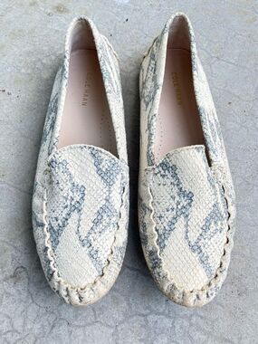 Cole Haan Evelyn Loafers Driving Shoes White Gray Snakeskin Slip On Flats 9.5